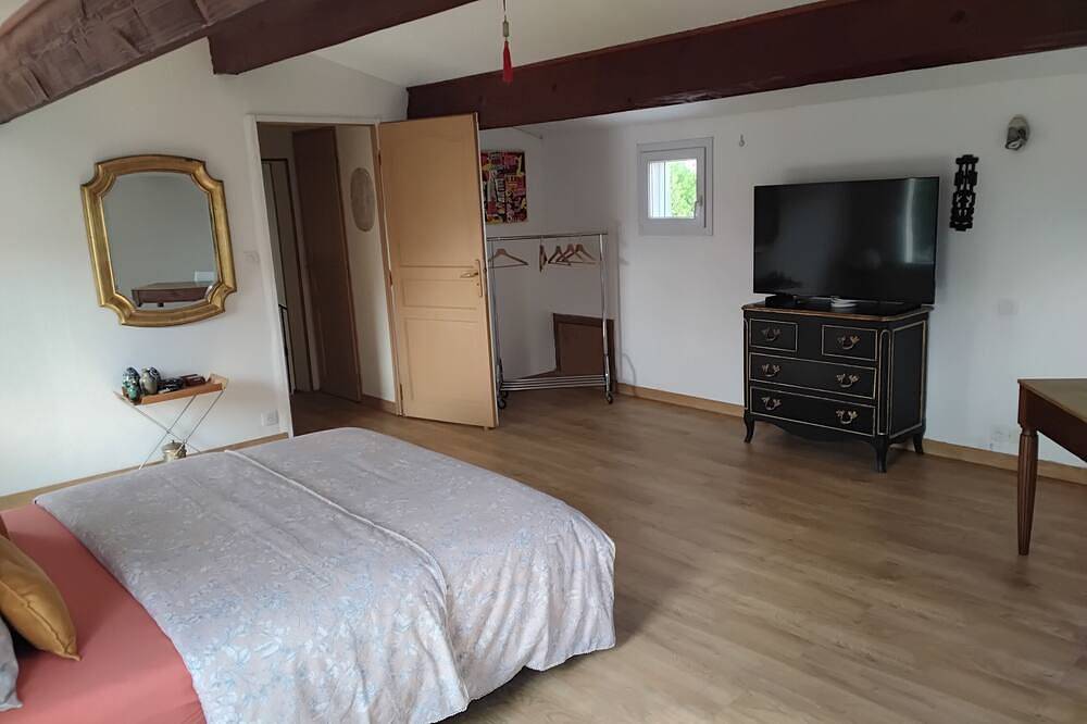 Welcome to this cosy little 40 sq. m. nest with access to the garden. in Vauvert, Nimes region