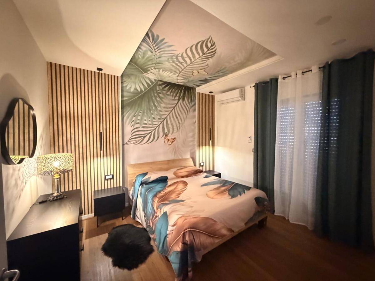 Appartamento intero, Lo Snodo Apartments cucina e parcheggio in Pomigliano d'Arco, Napoli e dintorni