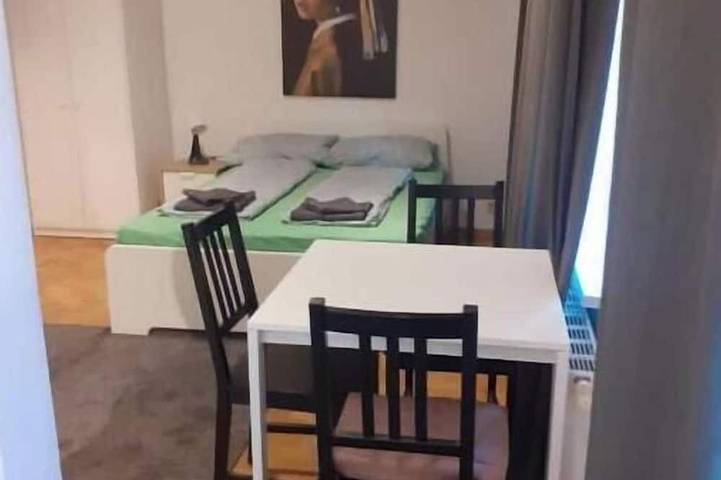 Apartamento entero, L Center Leipzig - Studio for 2 with a balcony in Leipzig Mitte, Leipzig
