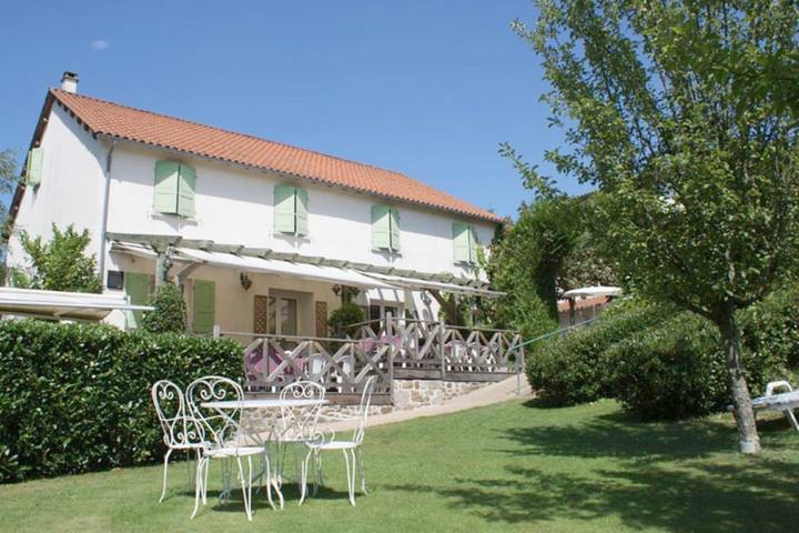 Hôtel pour 2 personnes, avec sauna et jardin ainsi que piscine et jacuzzi à Vitrac (Cantal) - 2