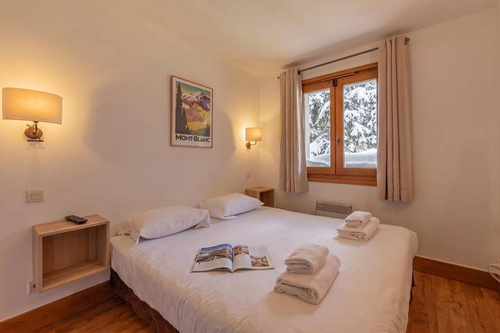 Entire apartment, V Balme 13: Beside Ski Lift; Pool, Sauna & Gym in Vallorcine, Bonneville region