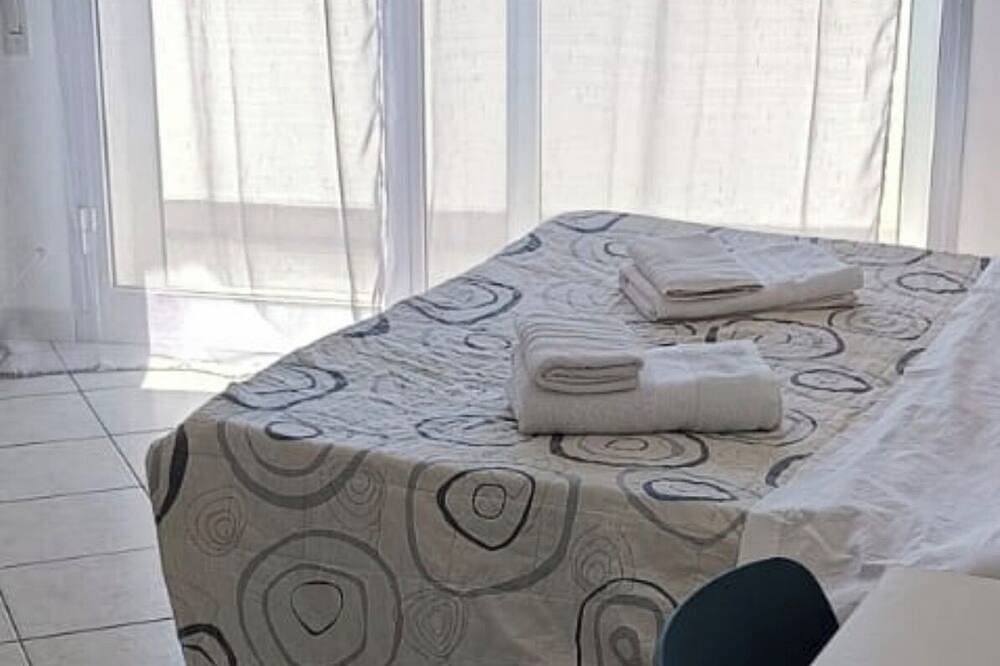 Searoom: Bright beachfront apartment with private panoramic balcony in Lido delle Nazioni, Provincia de Ferrara