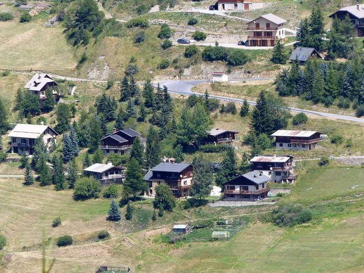 Gemütliches Ferienhaus nahe Skigebiet - Parkplatz, TV, Internet in Vars (station de ski), Vars