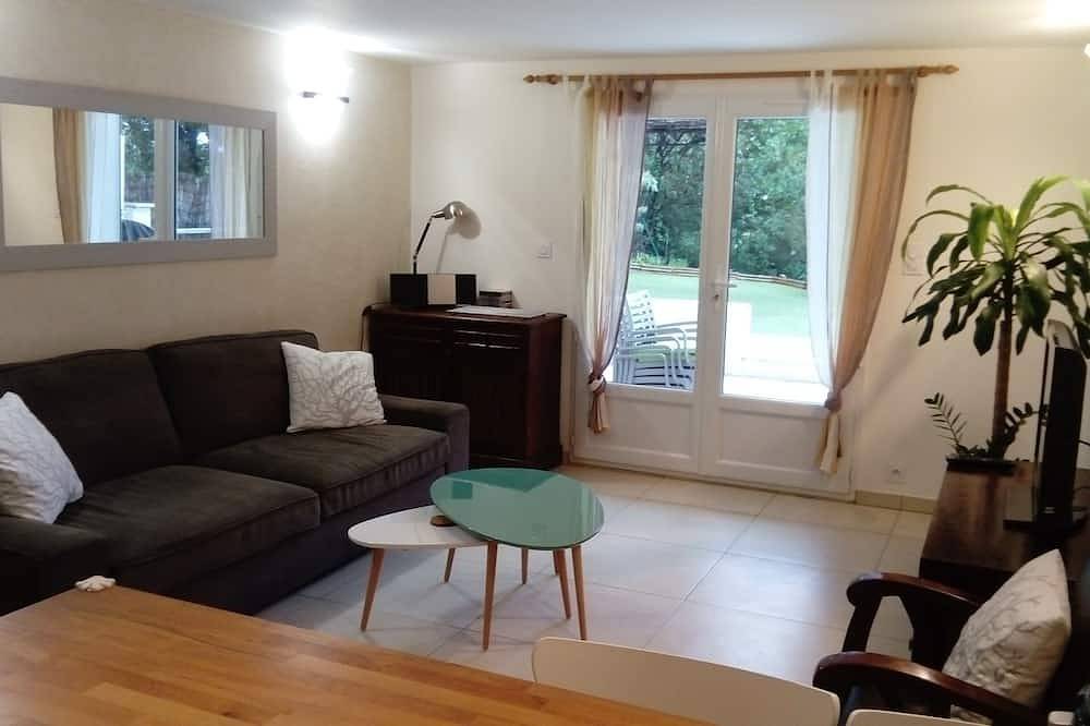 Ganze Wohnung, Large 2-room apartment 55m²:air-conditioned room, sea view, Nature, 5min walk to the beach in Les Issambres, Roquebrune-sur-Argens