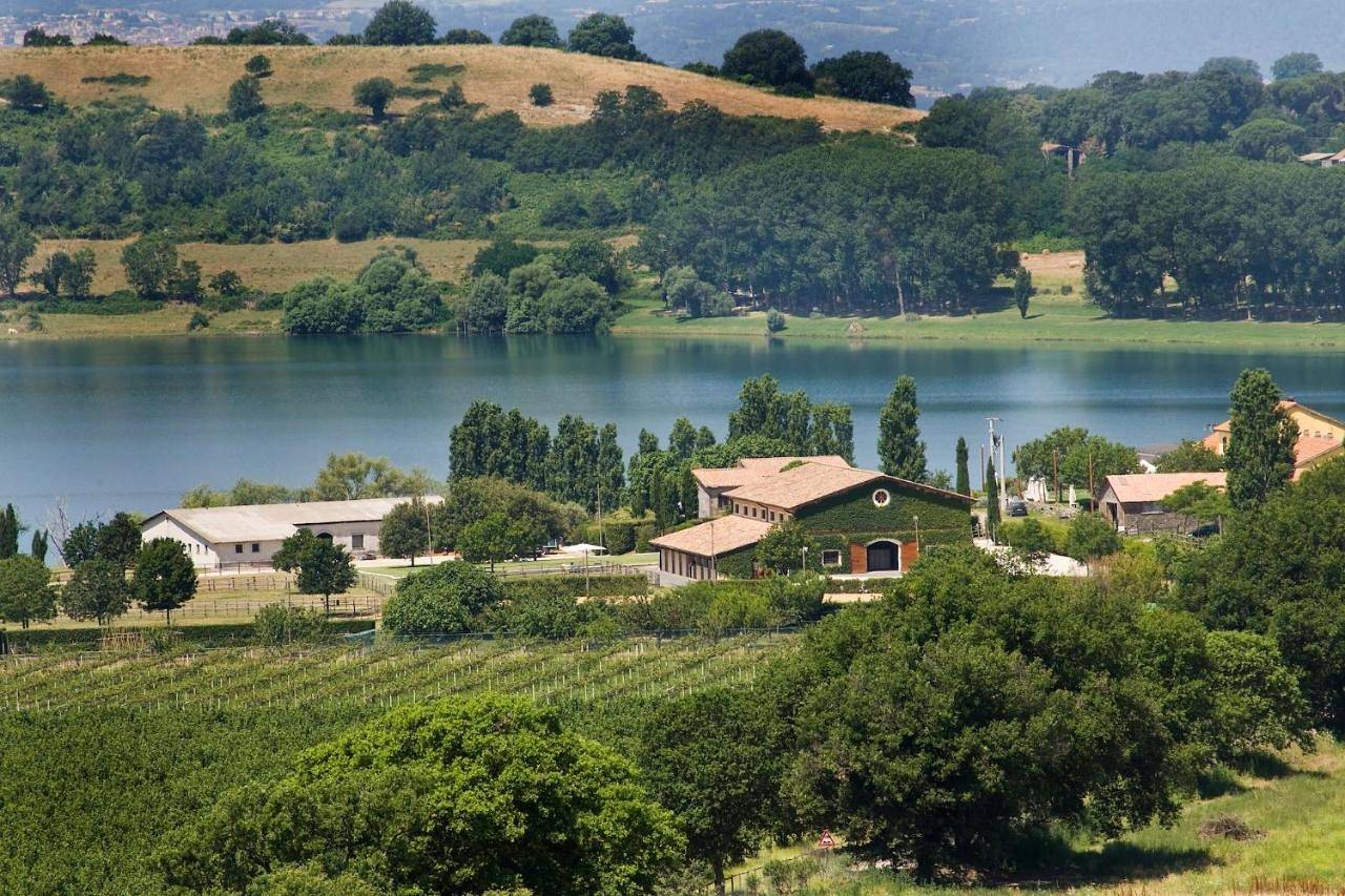 Appartamento intero, Agriturismo Potrero Grande sul Lago di Martignano con spiaggia in Casale di Martignano (Rome), Roma