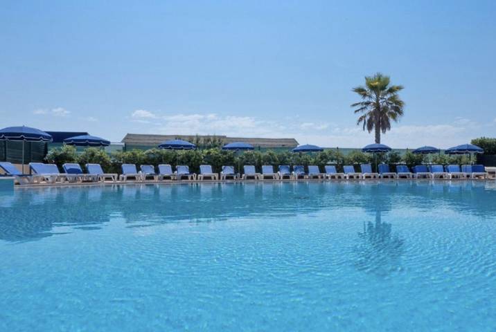 Studio voor 2 personen, met kinderzwembad in Villeneuve-Loubet