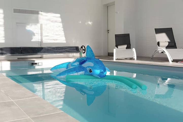 Location de vacances pour 7 personnes, avec Balcon ainsi que Jardin et Piscine à Sibiril
