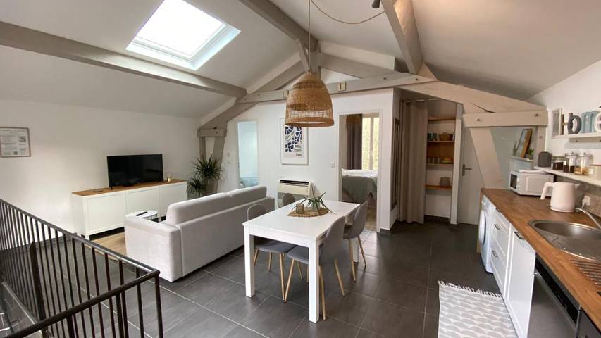 Location de vacances pour 6 personnes, avec jardin ainsi que piscine et vue à Saint-Jean-de-Cuculles - 2