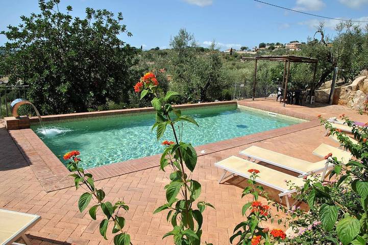 Ferienhaus für 12 Personen, mit Pool und Garten sowie Balkon, mit Haustier - 1