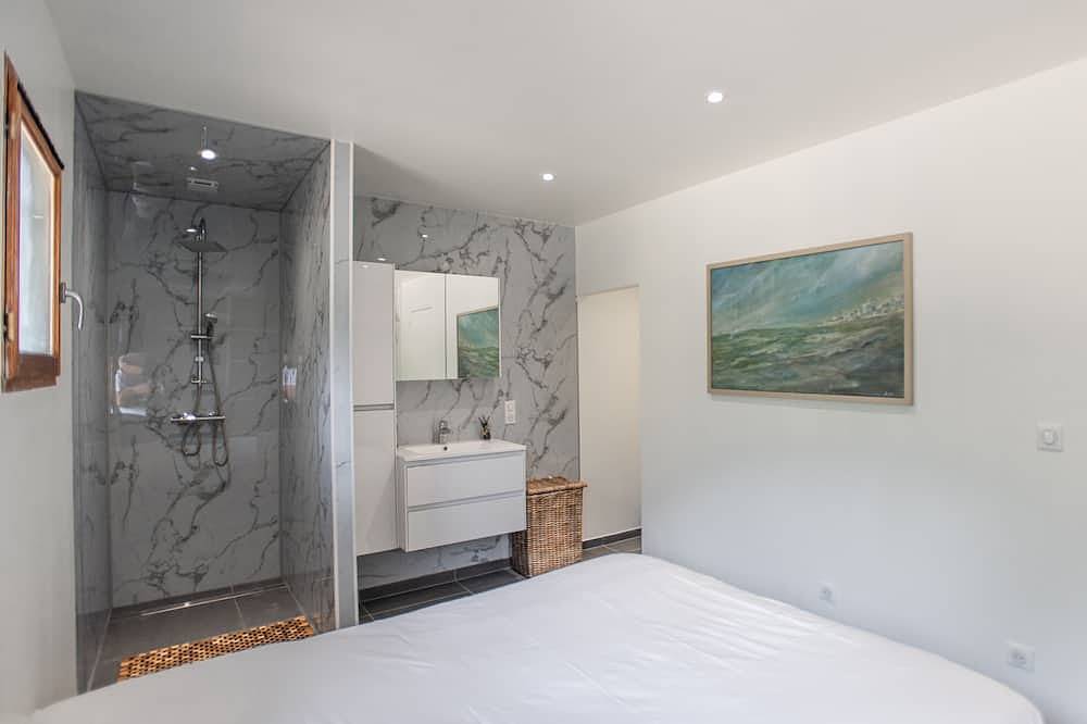 Modern huis op klein vakantiepark met zwembad in Lacapelle-Marival, Lot