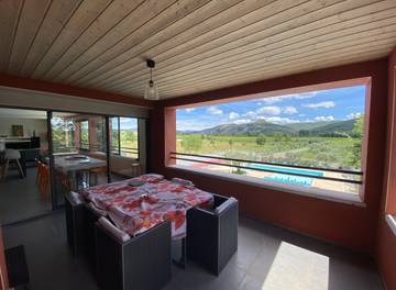 Gîte pour 8 personnes, avec terrasse et piscine à Saint-Alban-Auriolles