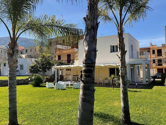 Villa per 6 persone, con panorama e giardino in Cinisi