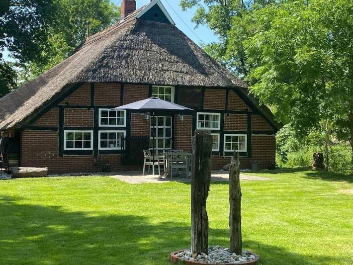 Ferienhaus für 6 Personen, mit Terrasse und Garten sowie Sauna in Stadland