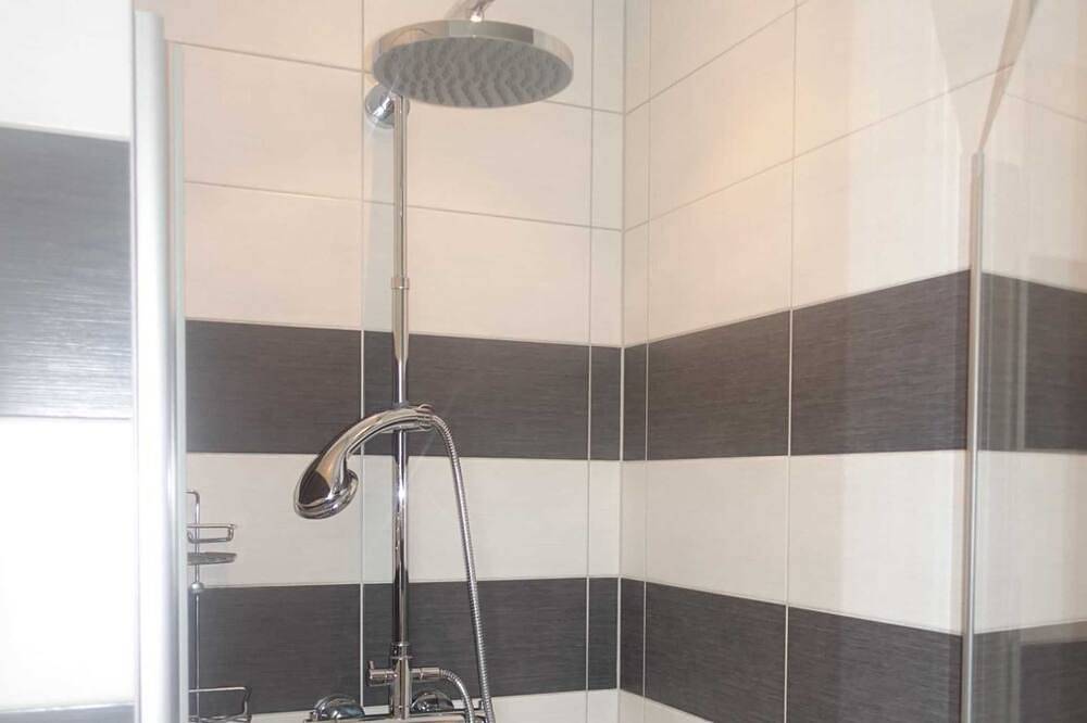 Ganze Wohnung, Ferienwohnung Regenbogenhaus in Schwackendorf, Hasselberg