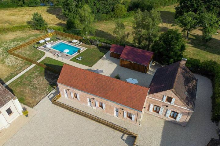 Chambre d’hôte pour 2 personnes, avec Terrasse ainsi que Jardin et Piscine à Marcilly-en-Gault