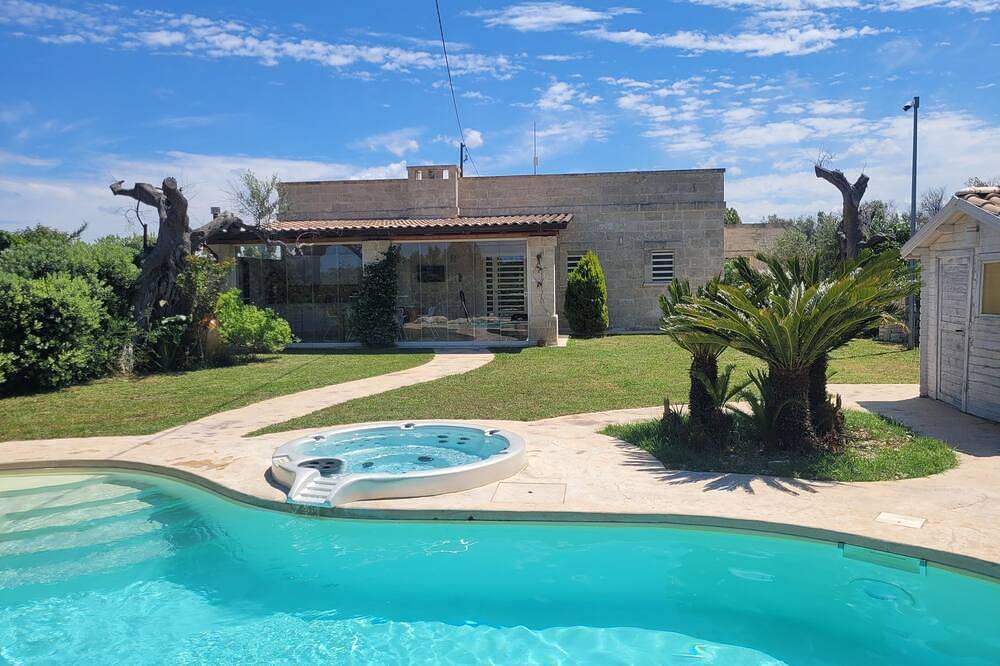 Idyllic country villa near Ostuni in San Vito dei Normanni, Salento
