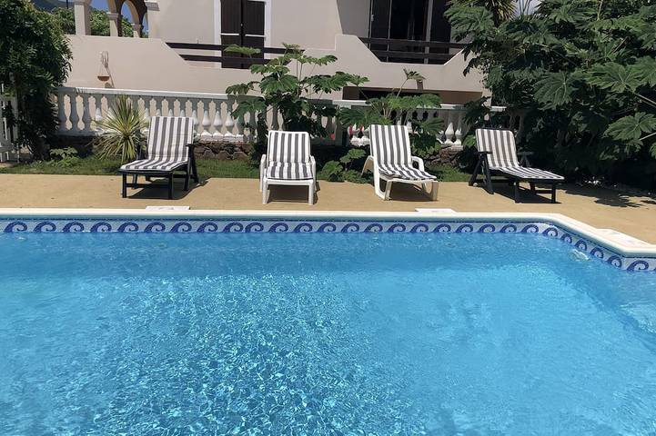 Maison de vacances pour 4 personnes, avec Terrasse et Jardin à Afa