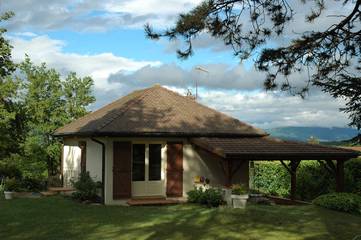 Gîte pour 4 personnes, avec jardin et terrasse à Siccieu-Saint-Julien-et-Carisieu
