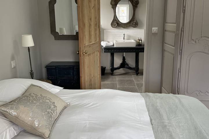 Ganze Wohnung, Stilvolle Zwei-Zimmer-Wohnung mit Flussblick in Pont-Aven, Côte de Cornouaille