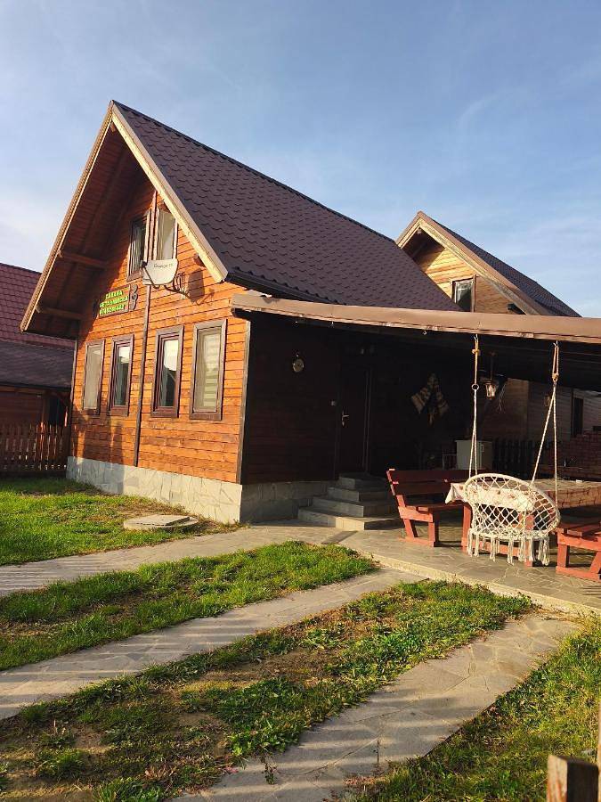 Gîte pour 11 personnes, avec jardin et piscine ainsi que vue et sauna, animaux acceptés