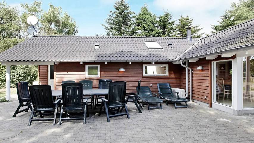Ferienhaus für 13 Personen, mit Terrasse und Whirlpool sowie Sauna in Kramnitse - 2