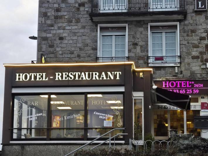 Hôtel pour 4 personnes, avec balcon et vue à Flers