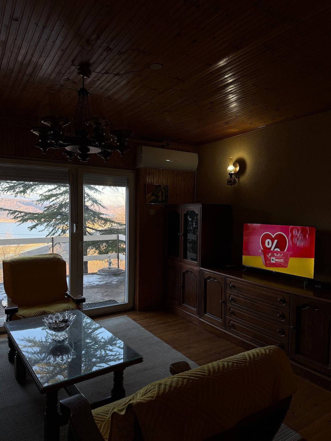 Chalet Mavrovo mit Seeblick in Nordmazedonien