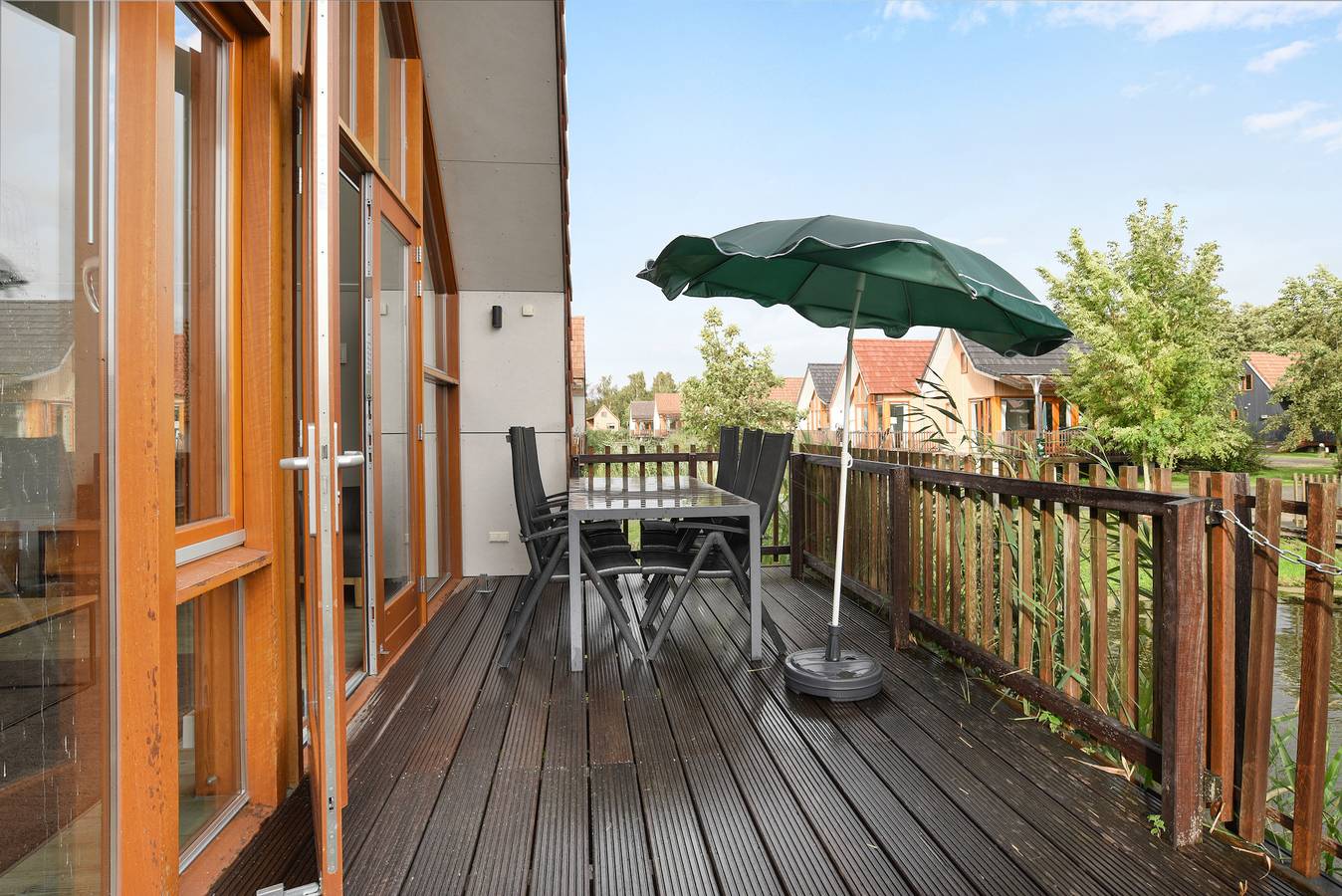 Landal De Reeuwijkse Plassen — 4-persoons waterwoning - Vrijhoef in Reeuwijk, Groene Hart