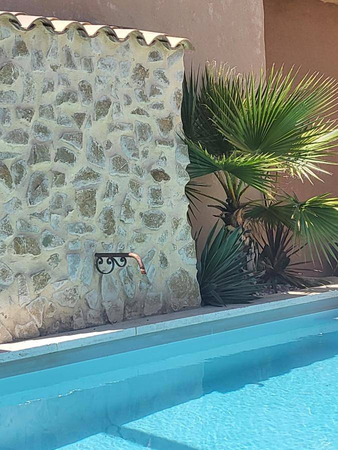 Gîte pour 2 personnes, avec piscine ainsi que vue et jardin à Saint-Pantaléon-les-Vignes - 3