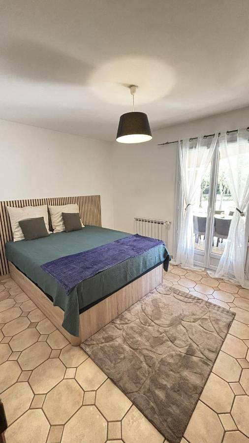 Location de vacances pour 6 personnes, avec Terrasse et Jardin à Lançon-Provence - 3