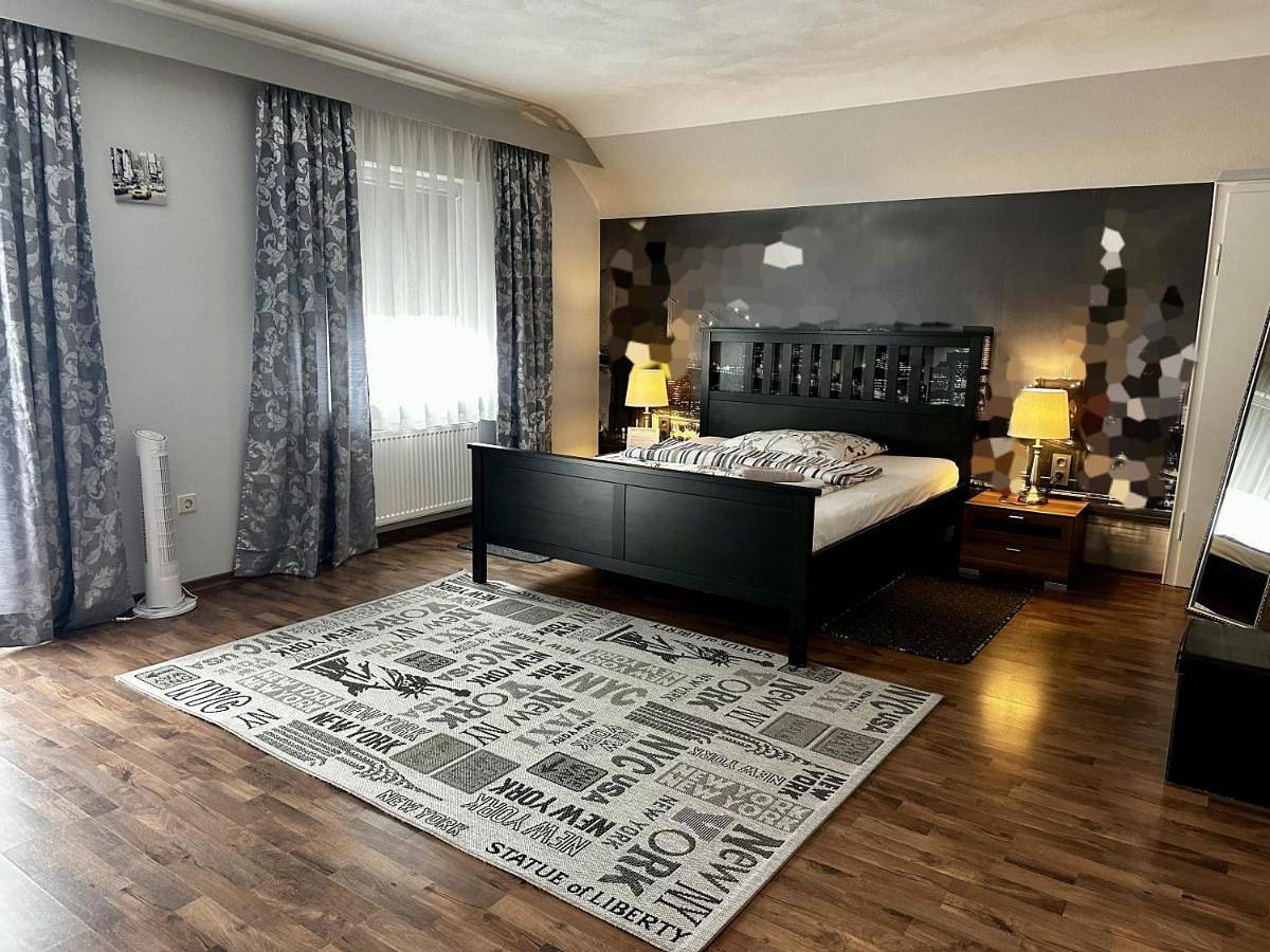 Ganze Wohnung, Haus Alt in Illingen, Saarland