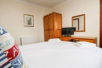 Holiday Home for 4 People in Penzance, Cornwall, Photo 3