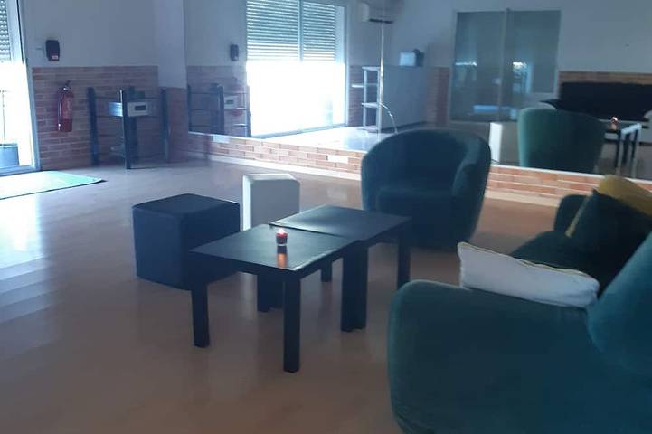 Gîte pour 8 personnes, avec jardin ainsi que piscine et terrasse à Aubord - 3