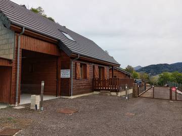 Maison de campagne pour 7 personnes, avec balcon et vue sur le lac à Murat-le-Quaire