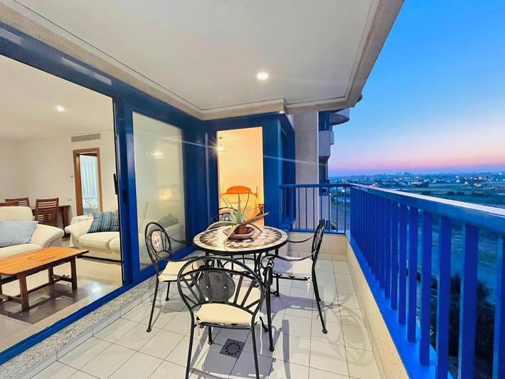 Apartamento para 4 personas, con piscina además de vistas y jardín en Patacona