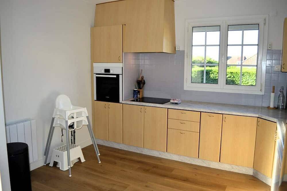Les 7 Lutins - Maison Avec Jardin, Wifi, Parking in Luc-sur-Mer, Caen region