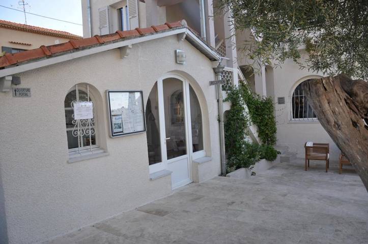 Gîte pour 2 personnes, avec terrasse et jardin dans Cap d’Antibes - 4