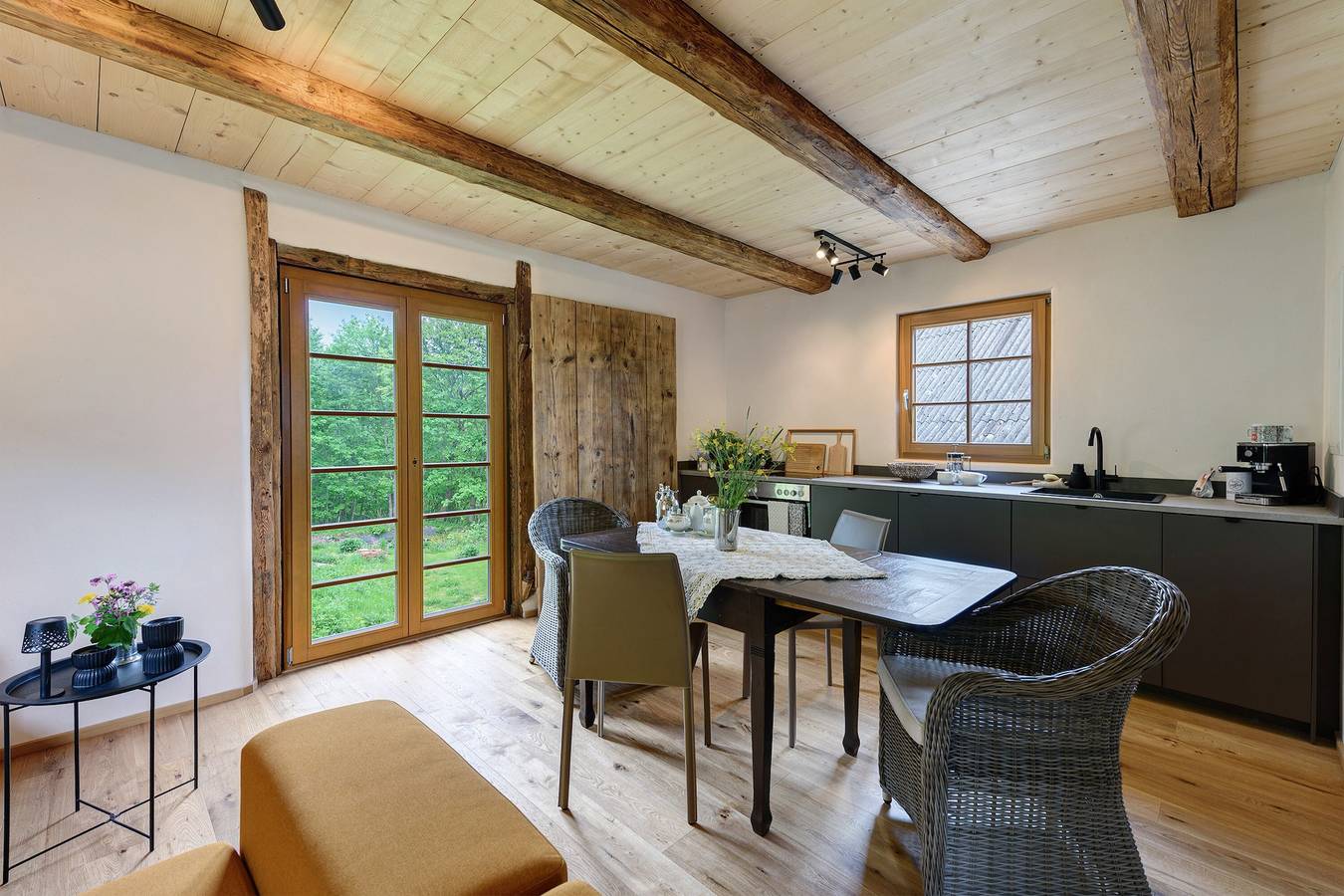 Entire apartment, See'leblick im Häusle – Holiday Apartment at Hofgut Heiligenberg in Heiligenberg, Region Bodensee-Oberschwaben