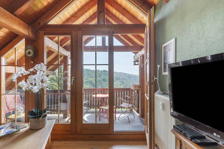 Appartement entier, Appartement 'Adlerhorst' avec vue sur montagne et balcon in Stühlingen, Forêt-Noire du Sud