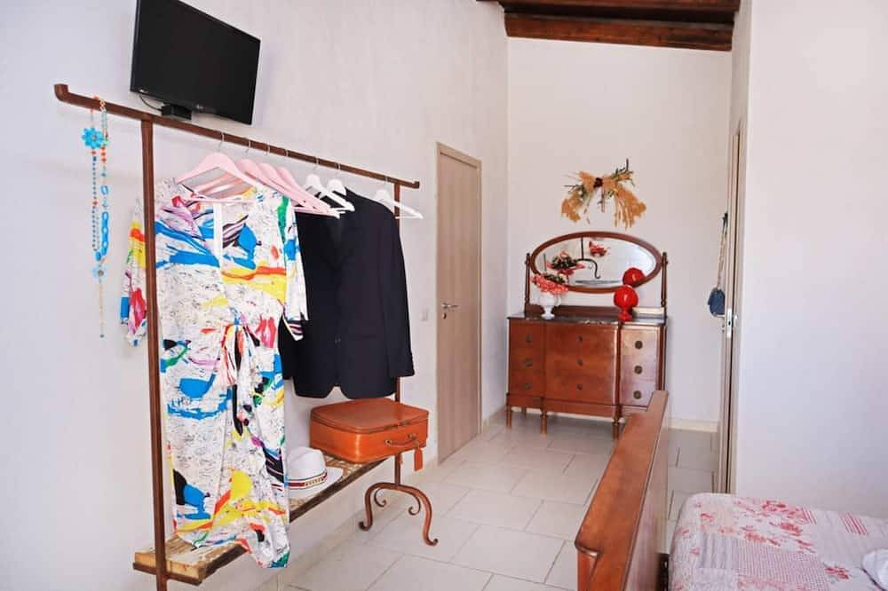 Beautiful Historic Double Room Elianna N.4 in Conversano, Bari Province