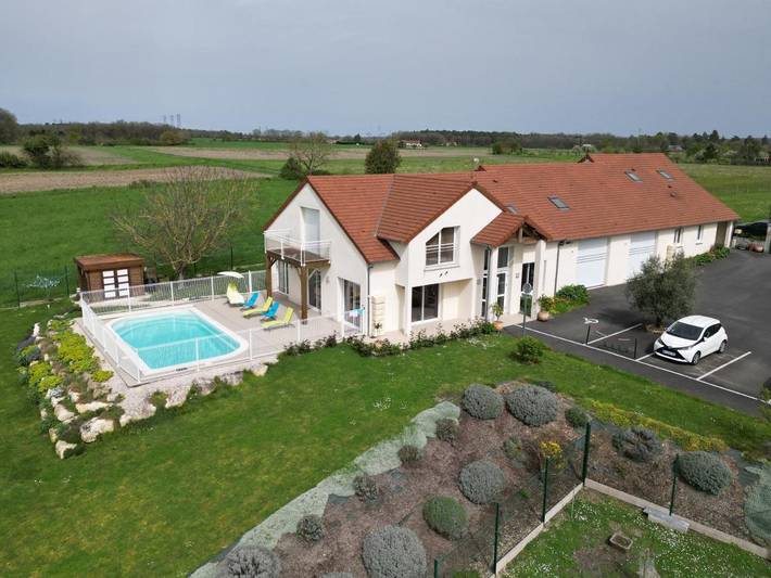 Maison de vacances pour 4 personnes, avec Terrasse et Jardin ainsi que Piscine et Vue