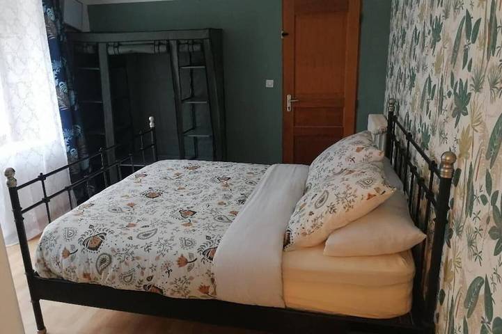 Ganze Wohnung, A cozy little nest surrounded by lush greenery—sleeps 4 in Caussade, Quercy