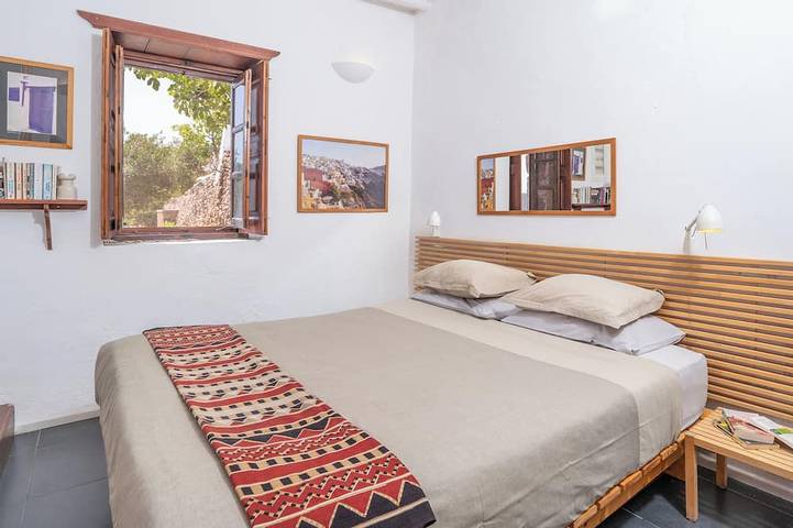 Ganze Wohnung, Cozy Apartment overlooking Kampos Beach in Patmos
