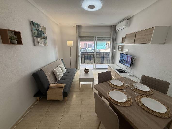 Ganze Ferienwohnung, Ferienwohnung für 4 Personen mit Balkon/Terrasse in Campoamor, Alicante