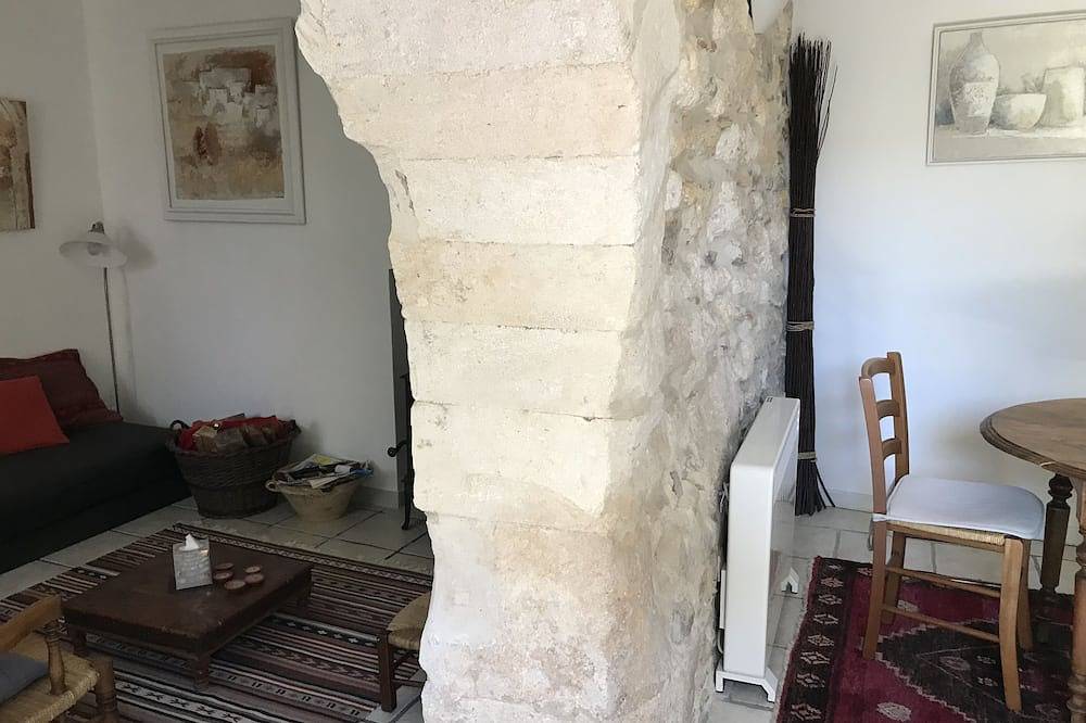 15 minutes from the Pont du Gard! Old oil mill near Uzès, Avignon, Remoulins in Théziers, Nimes region