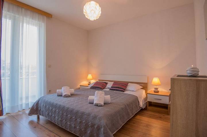 Freistehende Villa Iva Grubine mit Privatpool in Imotski, Makarska Riviera