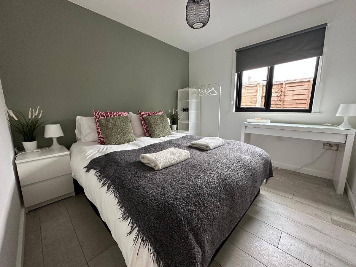 Entire apartment, Two-Bedroom Apartment in Arbury Ward, Cambridge