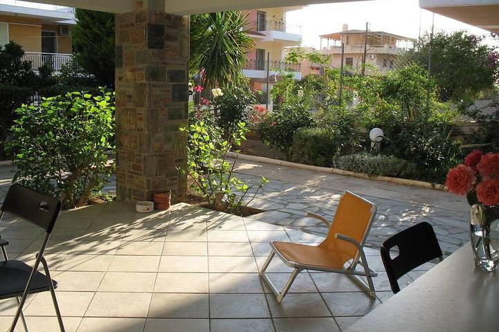 Gîte pour 5 personnes, avec jardin dans Saronida - 3