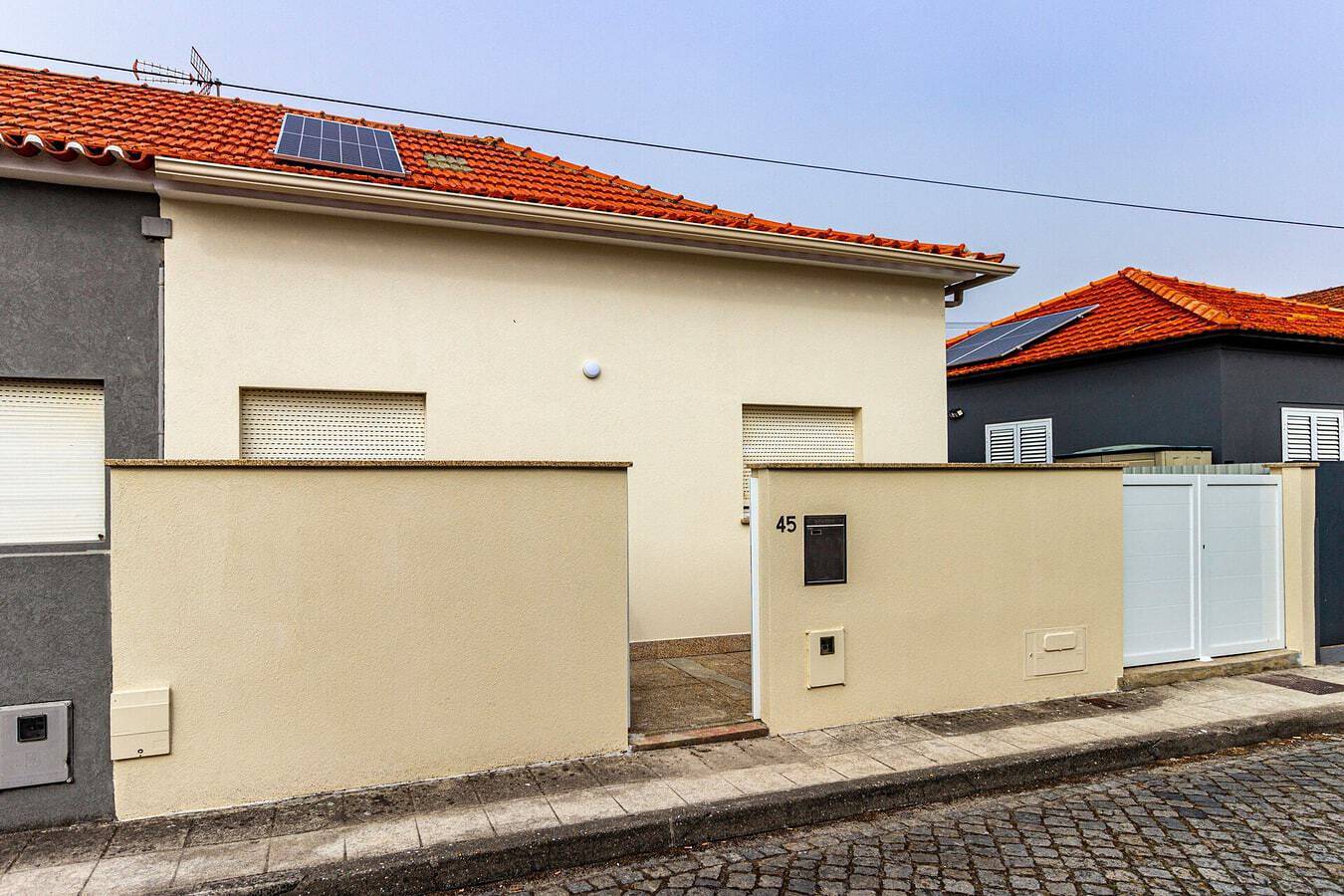 Gemütliches Gästehaus mit Strandzugang und Küche, 1,5 km vom Stadtzentrum von Vila Chã entfernt in Mindelo, Porto Distrikt
