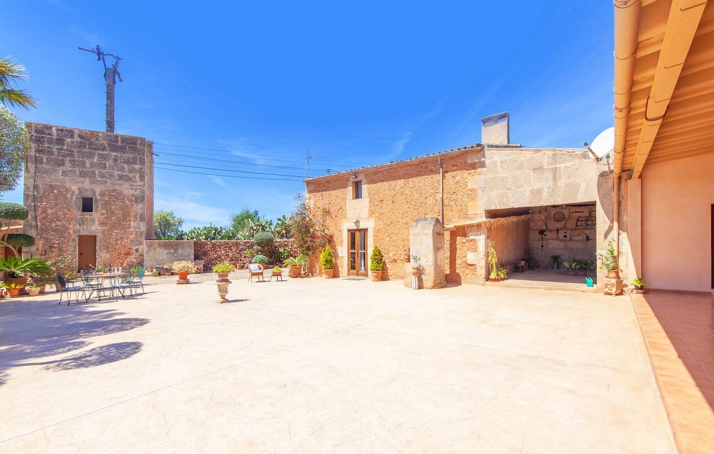 Sunset Terrace Retreat with Pool and Grill in Campos, South Majorca